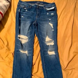 Distressed boyfriend jeans
